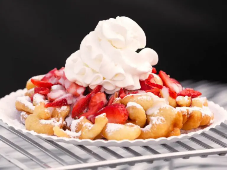 Starbucks Strawberry Funnel Cake Review